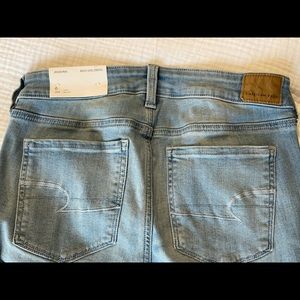 New with tags AMERICAN EAGLE Jeans size 6 short  jegging next level stretch